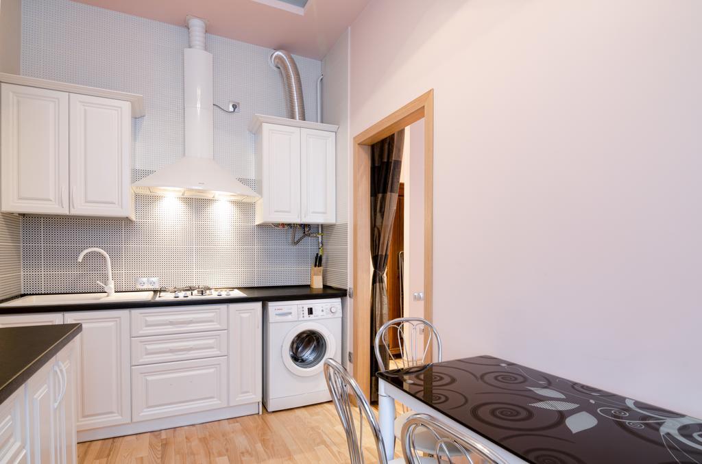 Leogrand Apartments On Doroshenka 34 Lviv Exteriör bild