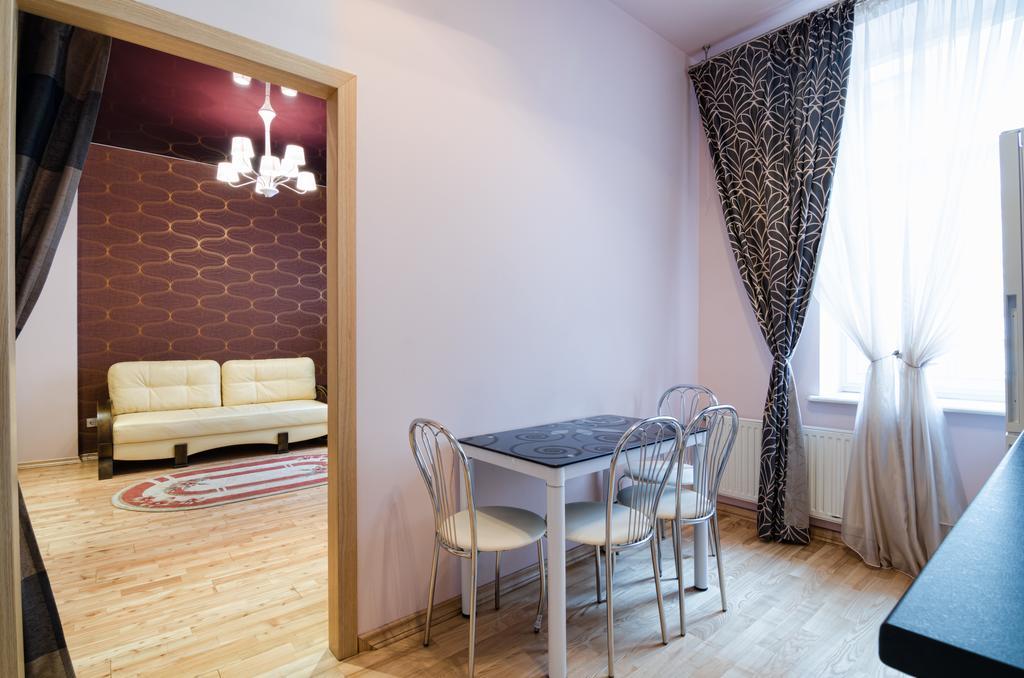 Leogrand Apartments On Doroshenka 34 Lviv Exteriör bild